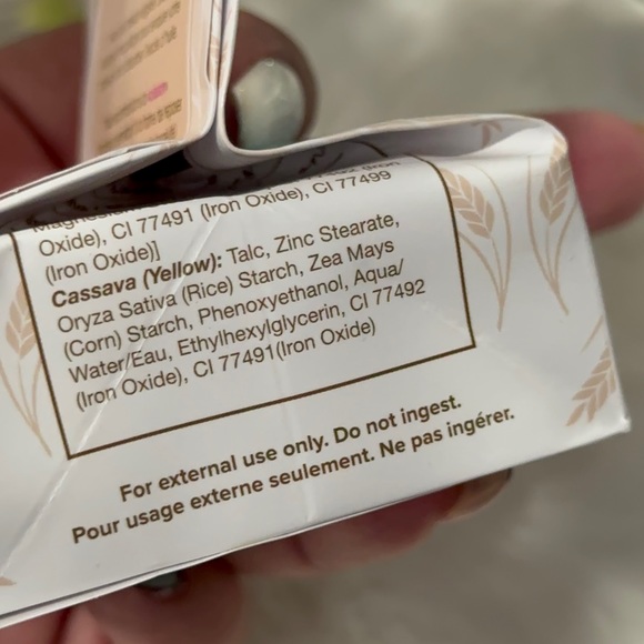 Flour Setting Powder
Beauty Bakerie/ Color: Oat Flour (Translucent) - Picture 6 of 8